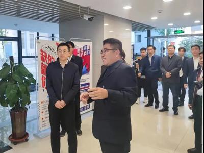 省教育廳張春生副廳長一行蒞臨我系調研指導影視傳媒技術開發工作